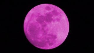 Fenomenul "Luna roz", vizibil si din Romania