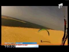 Un munte de nisip a inghitit mai multe sosele si case in Franta