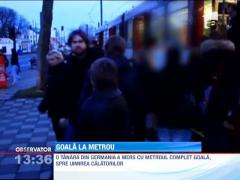O tanara din Germania a mers cu metroul complet goala