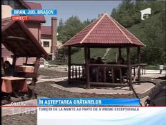 Turistii de la munte au incins gratarele