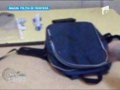 Chinez prins de vamesi cu 40.000 de euro lipiti de corp