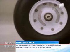 Aterizare de URGENTA: o femeie a fost evacuata pentru ca nu se oprea din cantat