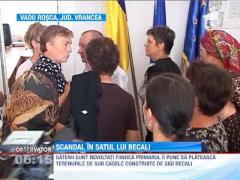 Revolta la Vadu Rosca: Becali a dat casele gratis, Primaria vinde pamantul
