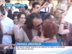 Protestul saruturilor, la o statie de metrou din Ankara
