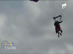 La 98 de ani, un american sare cu parasuta in scopuri caritabile!