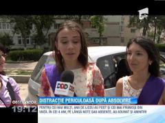 Elevii de clasa a XII-a s-au distrat periculos dupa absolvire