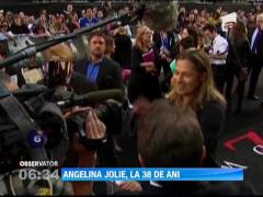 Angelina Jolie implineste 38 de ani