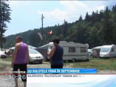 Rulotistii s-au intors pe Valea Cerbului din Busteni