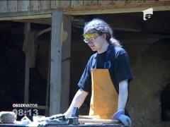 100 de studenti straini invata sa construiasca unelte, in Hunedoara