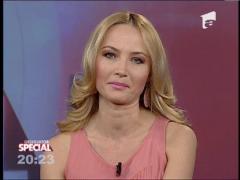 Fa-ti animalul vedeta! Pisica indragostita de o galeata