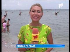 Bugetarii care au primit liber de Rusalii petrec la malul marii