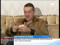 De ziua lui, Gigi Becali a primit un tort de la detinuti!