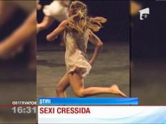 Presupusa prietena a printului Harry, imbracata sumar intr-o piesa de teatru