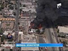 Incendiu devastator intr-un centru comerical abandonat din Los Angeles