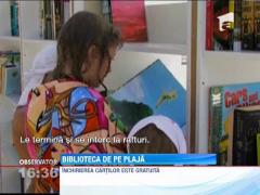 Prima biblioteca pe plaja