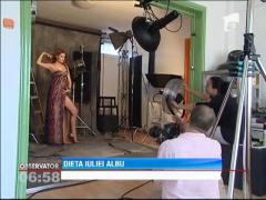 Iulia Albu si-a aratat silueta de viespe