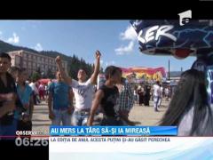 Sute de rromi s-au adunat la Targul de Fete de la Campulung Muscel sa-si gaseasca mireasa