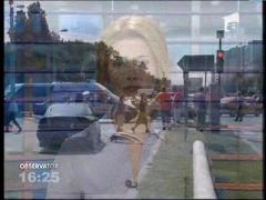 Accident grav la Craiova: O masina a lovit o ambulanta si a ricosat intr-un pieton