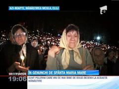 De Sfanta Maria, sute de mii de oameni s-au rugat in genunchi si pe coate, la manastiri