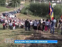 Credinciosii au inconjurat, in genunchi, "Biserica Dorintelor" - Hagigadar