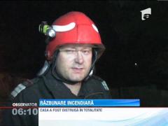 Beat si gelos, un barbat a dat foc casei in care statea fiul sau, pentru a se razbuna pe fosta sotie