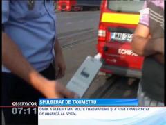 Conducatorul unui moped, spulberat de un taximetru, in Iasi