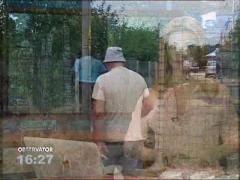 Cativa galateni au improvizat o livada in plina strada