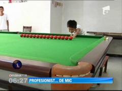 Joaca snooker ca un profesionist de prima clasa, la doar trei ani