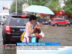 Shanghai, cuprinsa de haos dupa un val de ploi torentiale