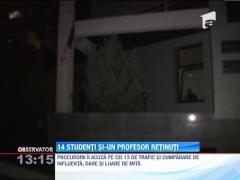 14 studenti si un profesor, acuzati de dare si luare de mita
