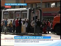 Un tramvai a deraiat si s-a rupt in doua, in Capitala