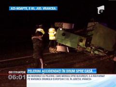 Un microbuz in care se afla un grup de pelerini, implicat intr-un grav accident rutier