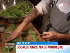 Intr-un local din New York nu se vorbeste in timpul mesei