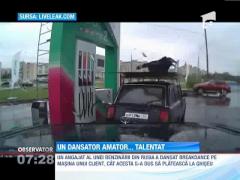 Spectacol de dans in benzinarie