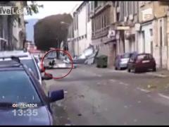 Un pompier din Croaţia a fost luat pe sus de vânt