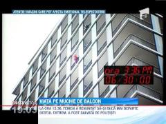 Filmul tentativei de sinucidere a femeii care a vrut să se arunce de la etajul 13