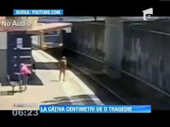 A scăpat cu viaţă după ce a căzut pe linia metroului, chiar în faţa unui tren