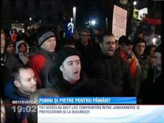 Imagini şocante la Pungeşti! Oamenii s-au bătut până la epuizare cu jandarmii