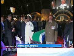 Nelson Mandela a fost condus pe ultimul drum