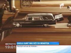 Poliţişti, medici şi salvatori vindeau moartea unui om cu 600 de lei