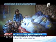 Are 18 ani şi cântăreşte doar 16 kilograme!