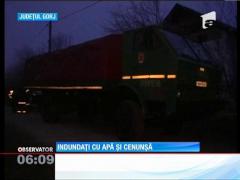 Locuitorii din apropierea Complexul Energetic Turceni, inundaţi cu apă şi cenuşă