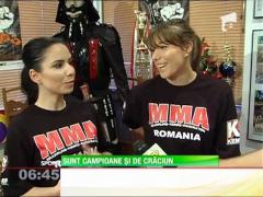 Fostele gimnaste Loredana Boboc şi Monica Roşu gătesc tradiţional