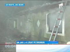 A rămas fără casă, după un incendiu provocat de jarul din sobă