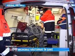 Un microbuz cu destinația Italia s-a răsturntat într-un șanț