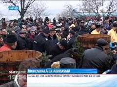 Înghesuială la aghiasma de Bobotează