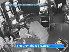 Bataie cu bâte într-o sala de jocuri!