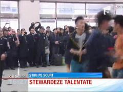 Stewardezele au dansat pe aeroporturile din China