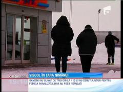 O femeie paralizată a dormit două nopţi în maşină, cu familia ei, pe DE 85