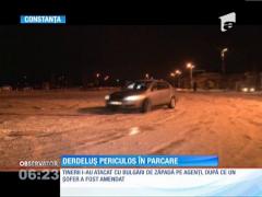 Mai mulţi tineri au atacat cu bulgari câţiva poliţişti veniţi să-i tragă la răspundere